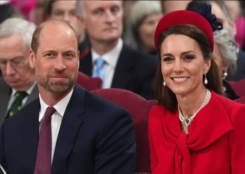 Princesa Charlotte completa 10 anos e realeza compartilha retrato