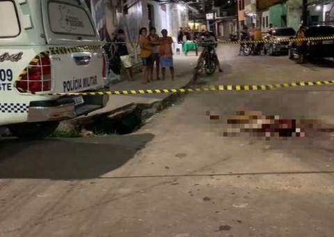 Dupla morre com rosto desfigurado a pauladas em Manaus