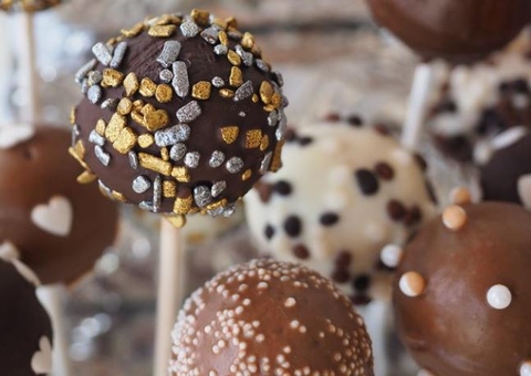 Oficina de ‘Pirulitos de chocolate’ é oferecida pela prefeitura em Manaus