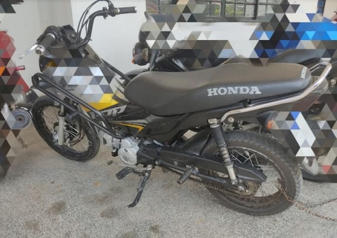 Foragido da Justiça é preso e adolescente apreendido após assaltos no Amazonas