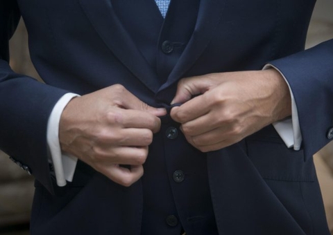 Consumidor deverá ser indenizado após terno rasgar no dia do casamento