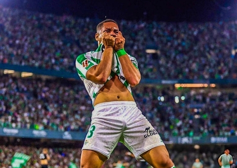 Vitor Roque se destaca no Betis, brilha na Copa do Rei e 'alivia' Barcelona