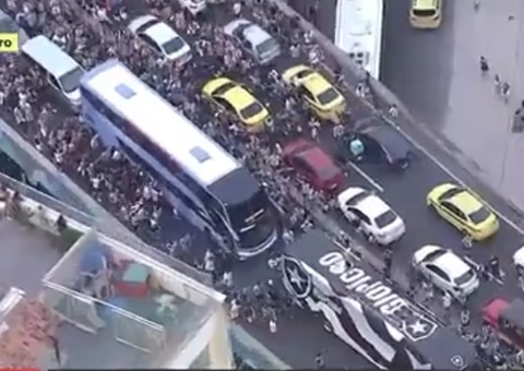 Botafoguenses esgotam cerveja e bar fecha pela 1ª vez no domingo em 20 anos