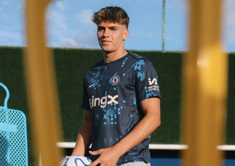 Marc Guiu deixa o Barcelona e é anunciado no Chelsea