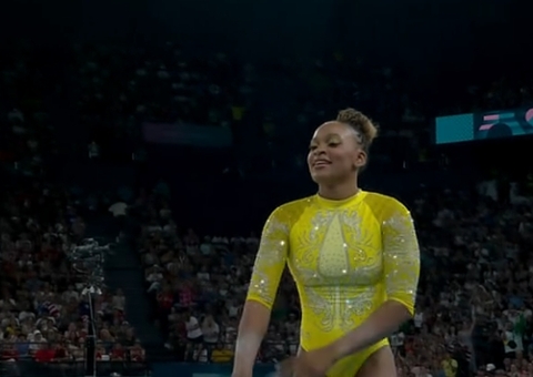 Rebeca Andrade dá um verdadeiro show e garante prata na final individual geral