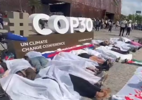 Mexicanos protestam na COP30 em Belém contra ataques a ativistas ambientais