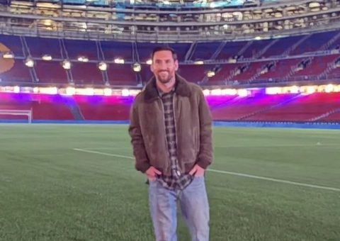 Messi visita Camp Nou e se declara ao Barcelona: 'Espero poder voltar'