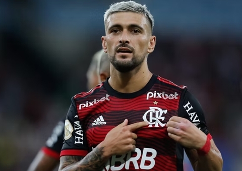 Arrascaeta brilha e abre o placar para o Flamengo no Derby das América