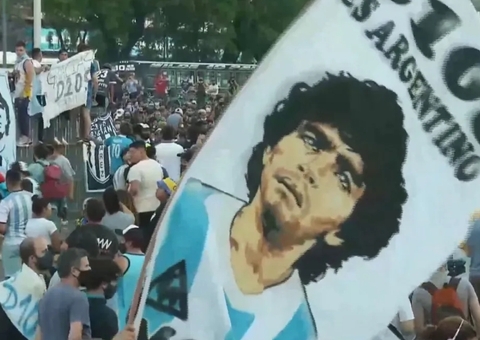 Justiça argentina vai julgar profissionais da saúde pela morte de Maradona