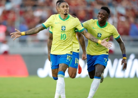 Com Raphinha de titular, Seleção Brasileira enfrenta hoje o Paraguai