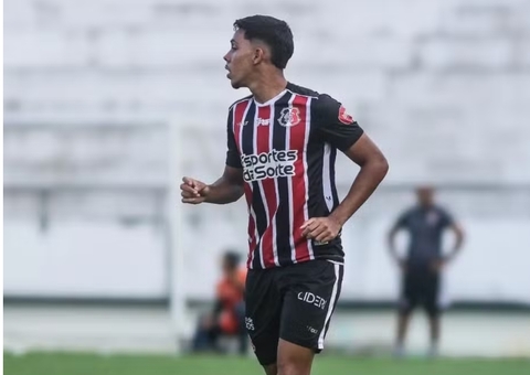 Vasco de olho em atacante destaque da base do Santa Cruz