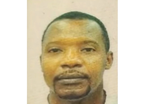 Homem é morto ao ser confundido com miliciano por usar roupa preta