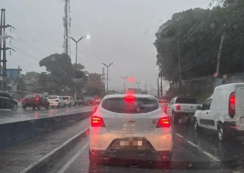 Alerta severo: Defesa Civil emite sinal de risco de deslizamento no Jorge Teixeira