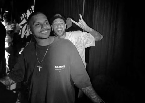 Neymar deve passar por cirurgia no joelho antes de renovação com o Santos