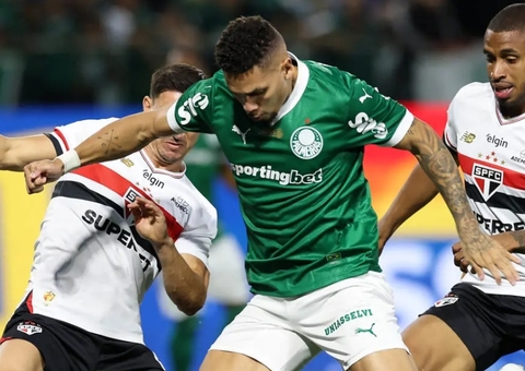 Palmeiras bate São Paulo com gol de Vitor Roque e é líder isolado
