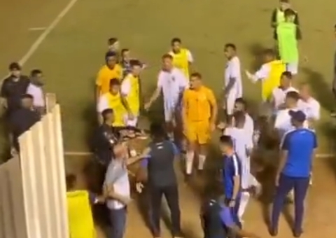 Vídeo: veja momento que policial atira em goleiro durante jogo