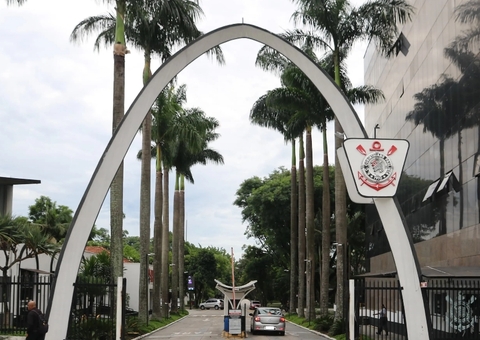 Comissão de Ética sugere afastamento de 13 conselheiros do Corinthians