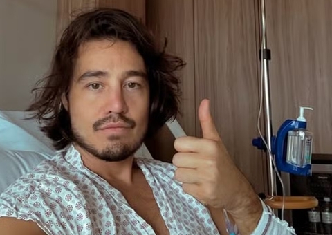 Tiago Iorc é internado às pressas com crise de hérnia de disco