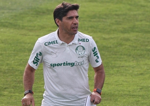 Por que Abel Ferreira renovou com Palmeiras sem aumento de salário e multa?