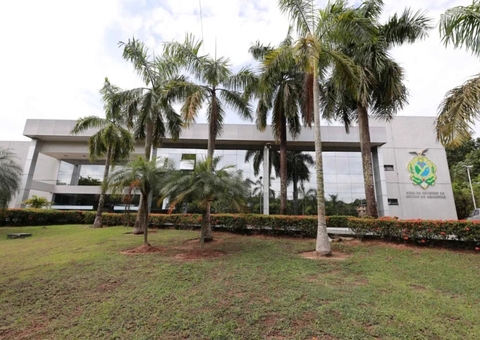 Governo do Amazonas decreta ponto facultativo e amplia feriadão da Páscoa