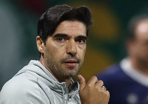 Abel Ferreira usa fala xenofóbica contra indígenas ao falar sobre Palmeiras