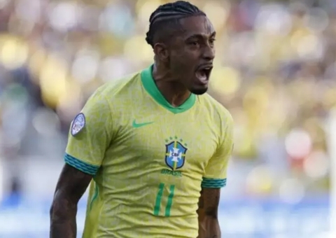 Raphinha herda camisa 10 da seleção; veja números