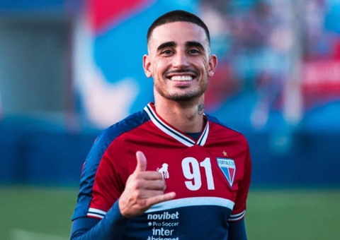 Thiago Galhardo chega ao Recife nesta sexta para assinar com o Santa Cruz