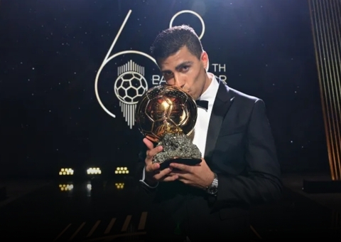 Rodri responde sobre bandeirão da torcida do City para Vinicius Júnior