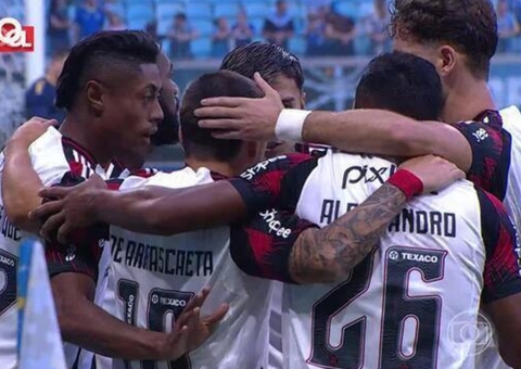 Com dois de Arrascaeta, Flamengo vence na Arena e aumenta pressão ao Grêmio