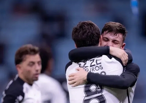 Referência no Corinthians, Garro volta a jogar 90 minutos após três meses