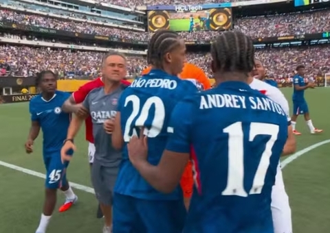 Luis Enrique agride João Pedro em briga após Chelsea x PSG
