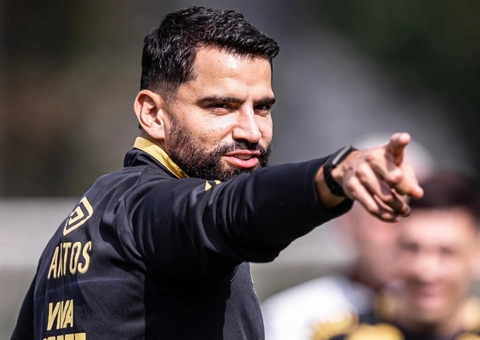 De contrato renovado, Rincón vê titularidade ameaçada no Santos