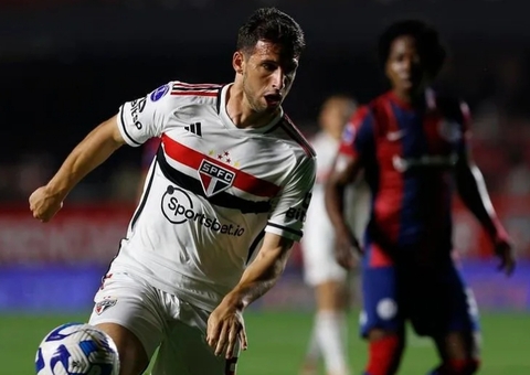 Calleri cobra time após queda na Copa do Brasil
