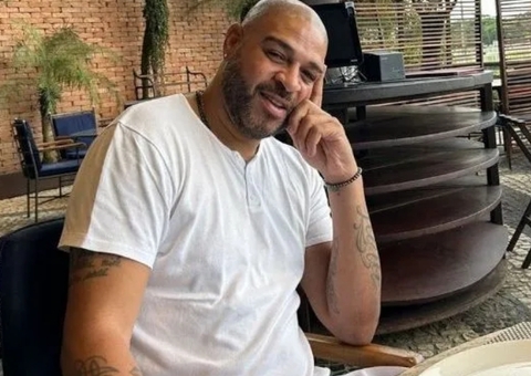 Adriano Imperador cita orgia em biografia: 'Sempre gostei de jogo grande'