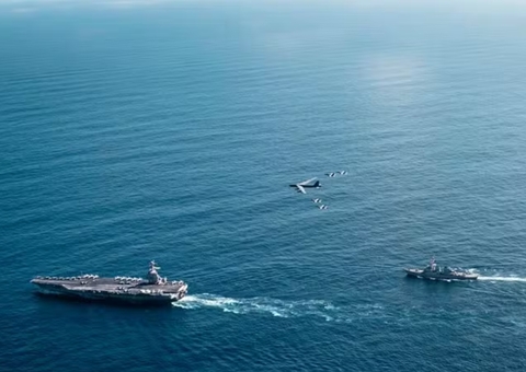 Trump eleva tom contra Maduro e envia força naval ao Caribe; VEJA FOTOS