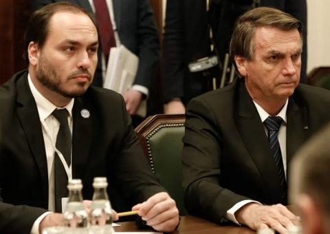 Carlos Bolsonaro critica STF e diz que pai é vítima de "estupros constitucionais"