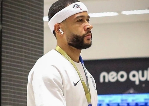 Corinthians confirma lesão ligamentar de Memphis Depay