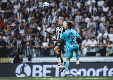 Atlético pressiona no fim, mas empata com Santos e segue perto do Z4