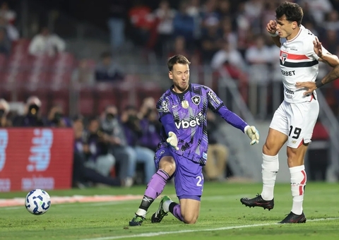 Dinenno desencanta e São Paulo vence Botafogo pelo Brasileirão