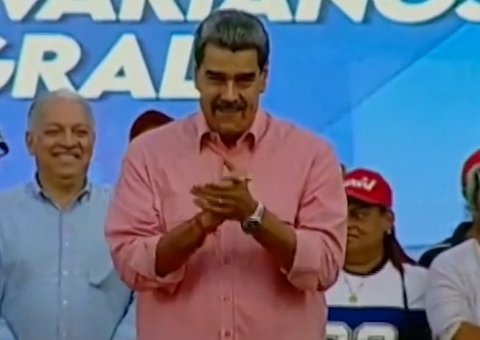 Maduro canta 'Imagine', de John Lennon, em apelo de paz aos EUA; vídeo