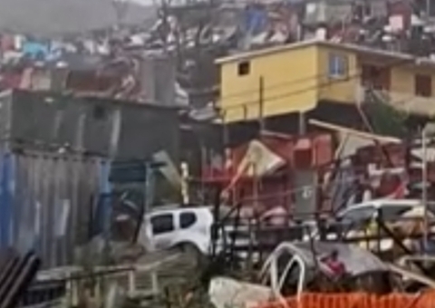 Ciclone pode ter causado centenas de mortes em território francês, diz prefeito