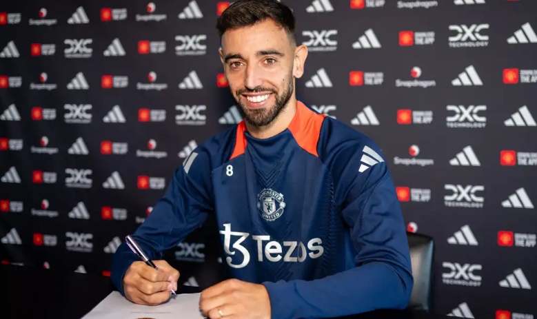 Capitão renova com o Manchester United