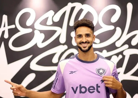 Botafogo oficializa a chegada do espanhol Chris Ramos por empréstimo