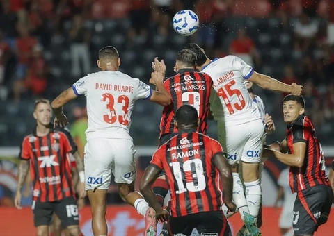 Vitória bate Bahia em jogo quente e se aproxima de dupla na luta contra Z4