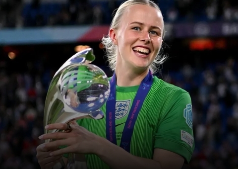 The Best 2025: Hannah Hampton é eleita a melhor goleira do ano