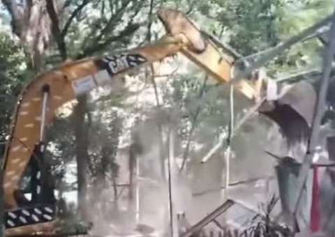 Artistas protestam contra demolição do Teatro Ventoforte, em São Paulo