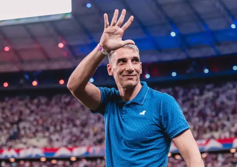 Fortaleza anuncia a permanência de Vojvoda no comando