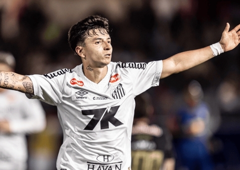 Barreal revela desejo de ficar no Santos para 2026: 'Gostaria muito'