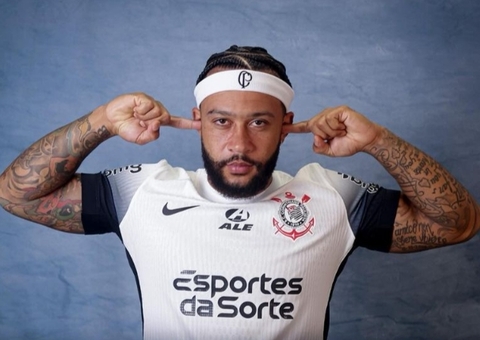 Memphis justifica saída de bola com chutão em Palmeiras x Corinthians