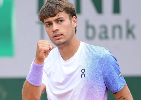 João Fonseca perde de virada para Cobolli na estreia do ATP 500 de Halle